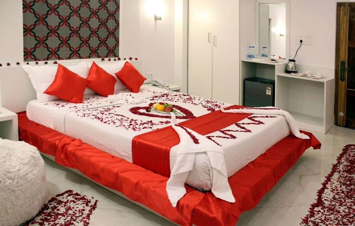 Hotel Airport Flower bed Decoration .webp